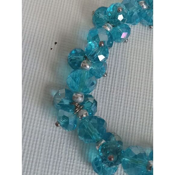 Blue Translucent Imitation Faceted Crystal Beads Elasticized Statement Bracelet - Picture 8 of 9